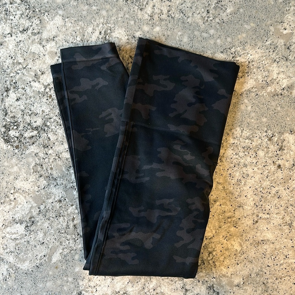 Spanx look at me now leggings black camo